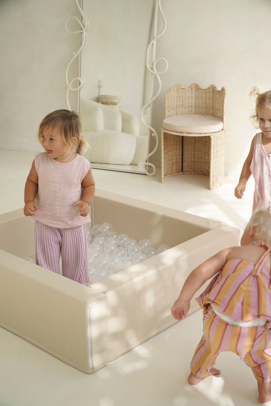 Ball Pit + 200 White, Pearl & Transparent Balls - Beige